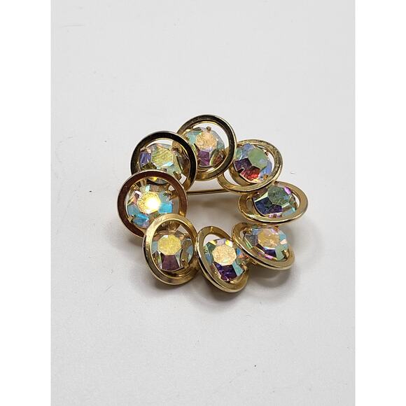 Vintage Gold Tone AB Rhinestone Wreath Brooch Prong Set Crystal Pin - Picture 2 of 5